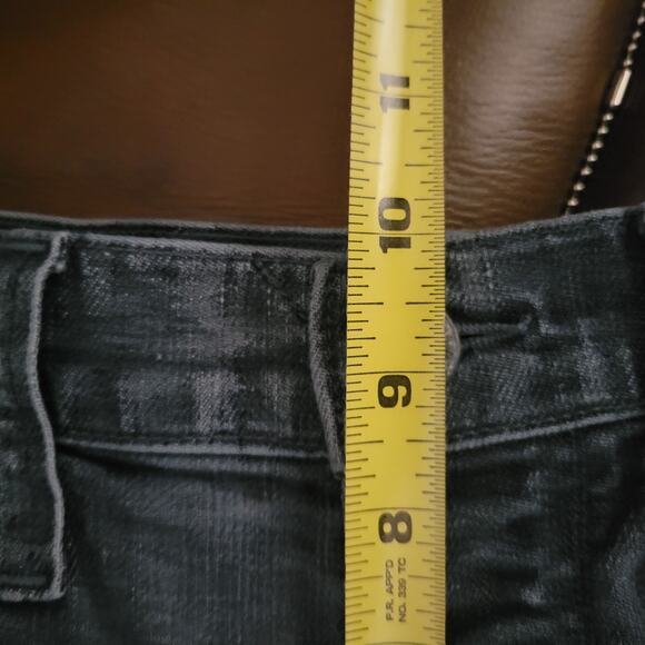 Rock & Republic Women's Jeans Size 31R&R Logo on back with embroidered pockets - Picture 8 of 9